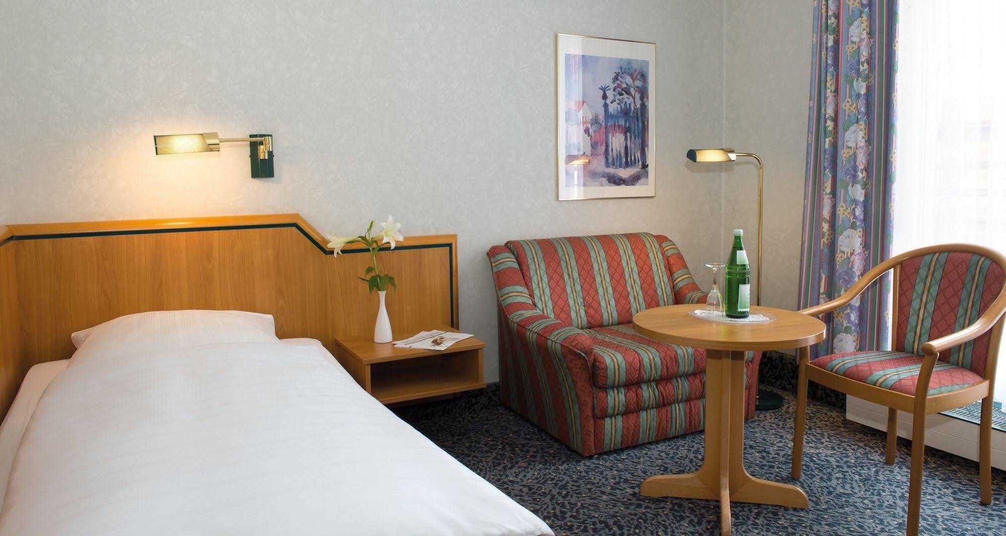Victor'S Residenz-Hotel Teistungenburg ภายนอก รูปภาพ